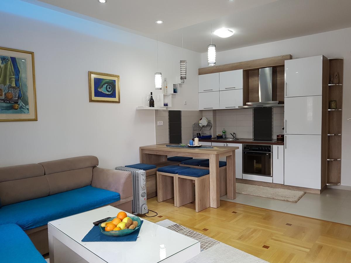 Apartman Dajana ウルツィニ エクステリア 写真