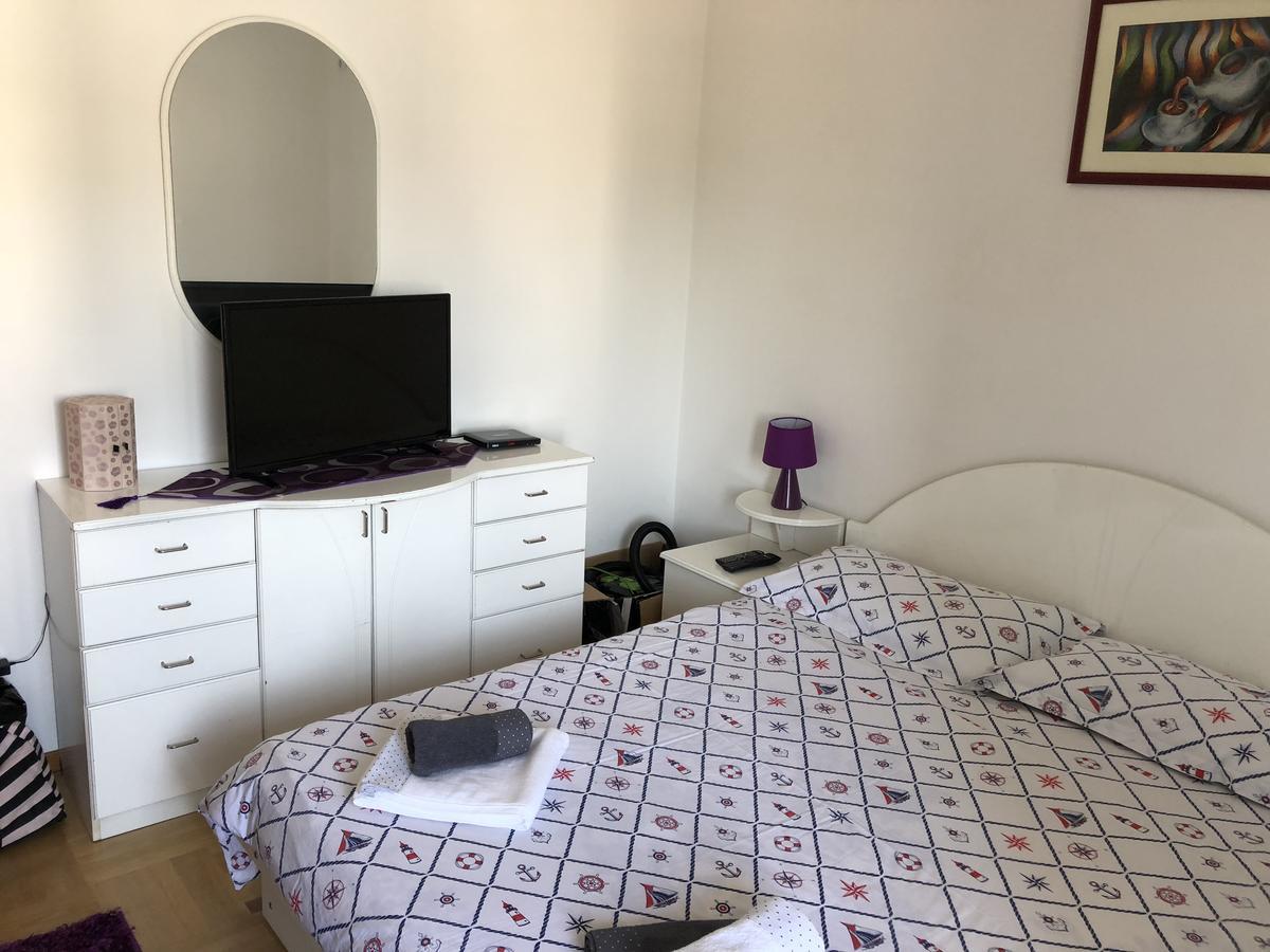 Apartman Dajana ウルツィニ エクステリア 写真