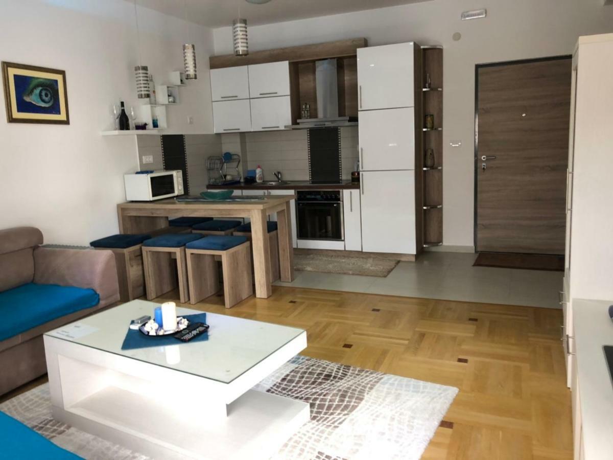 Apartman Dajana ウルツィニ エクステリア 写真